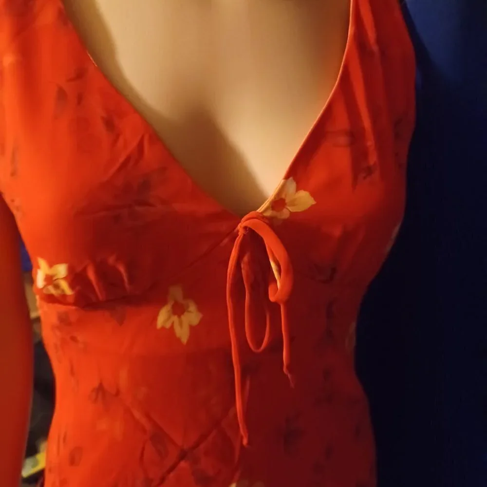 Sexy Little Red Floral Dress - Size 7 - Picture 2 of 9